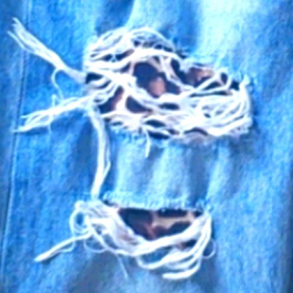 Jeans with leopard print